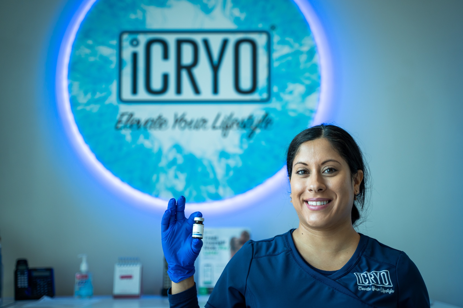iCRYO Marietta RN prepping an IM vitamin injection