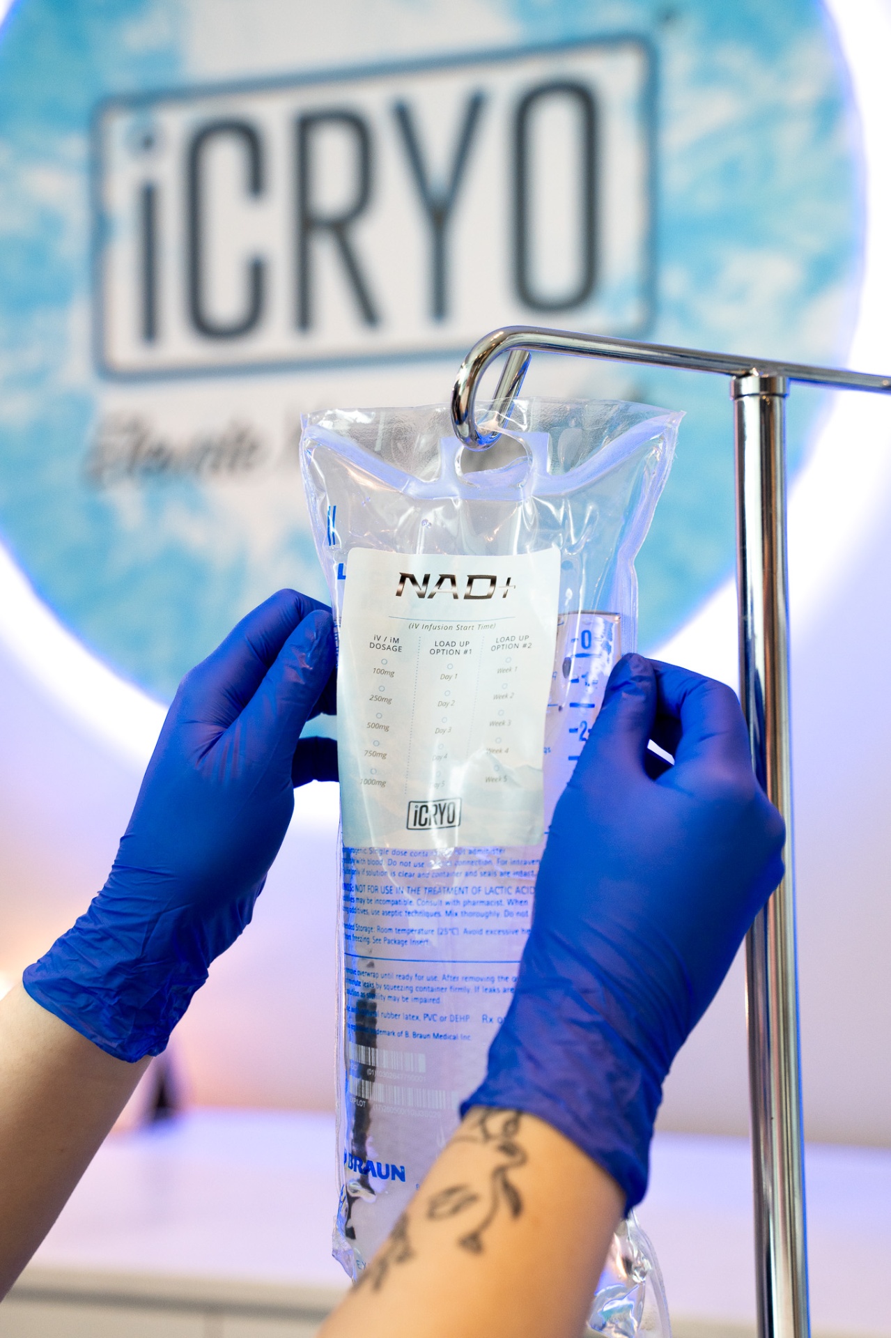 iCRYO Marietta licensed RN preparing medical-grade NAD+ injection