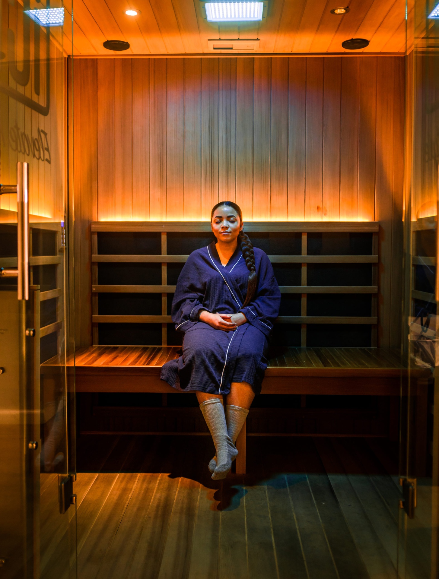 iCRYO Marietta guest relaxing in a private infrared sauna suite